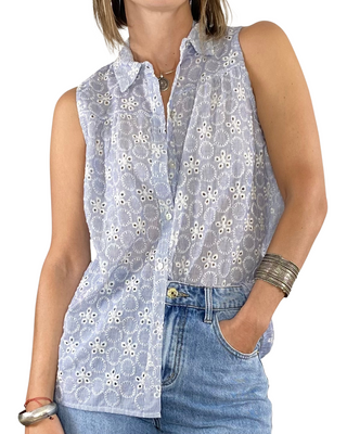 Vicolo - Camicia a righine smanicata in sangallo - AZZURRO