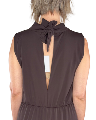 Habiti - Fließender Overall mit Tropfenausschnitt - DUNKELBRAUN