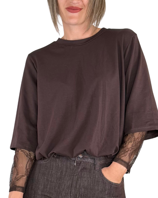 Habiti - T-shirt rimborsata con maniche in pizzo - MORO