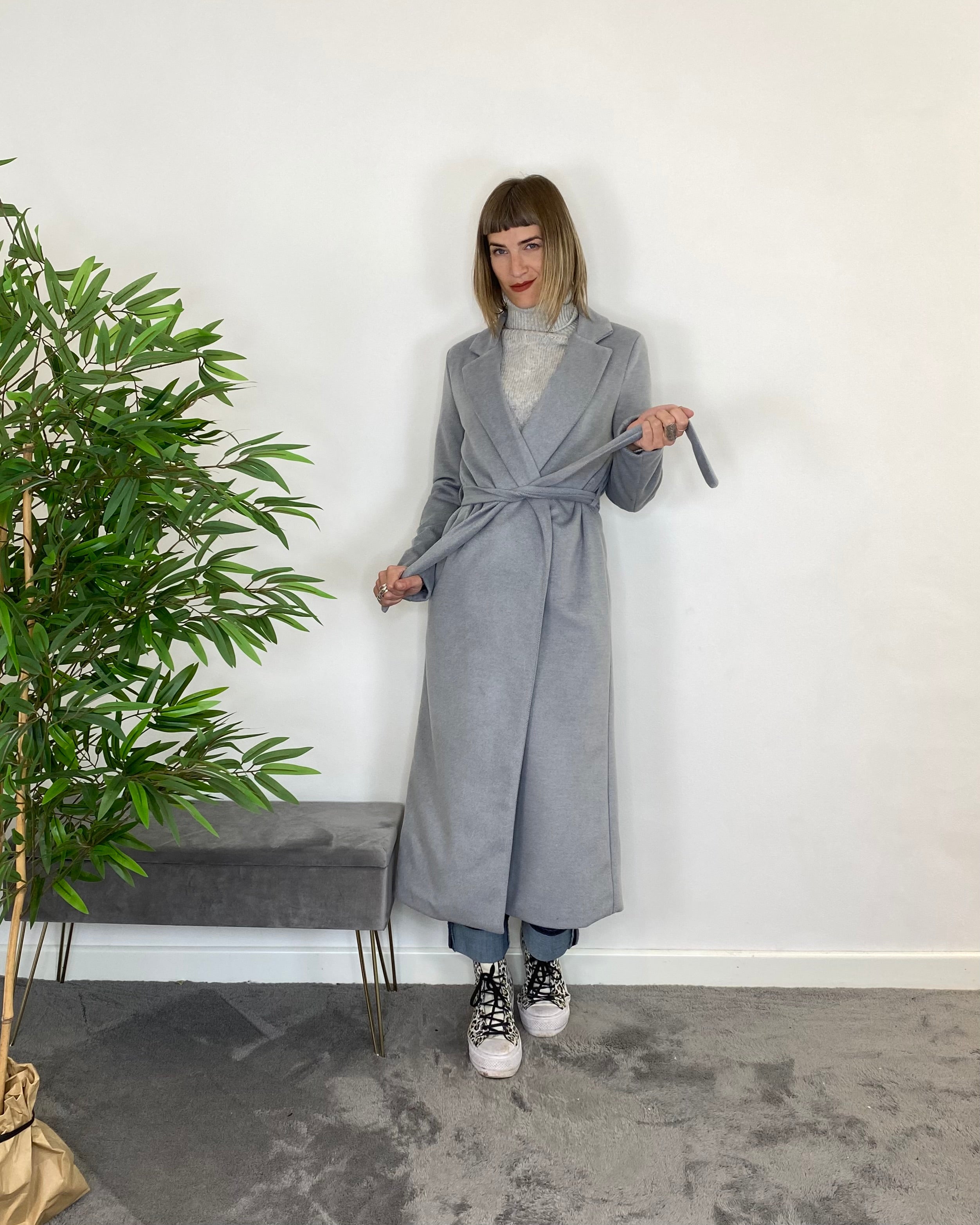 Cappotto lungo con cintura - GRIGIO