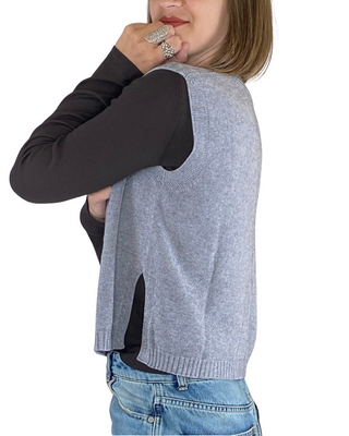 Vicolo - Gilet in maglia scollo V con spacchi - GRIGIO