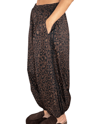 Habiti - Jogger animalier - CIOCCOLATO - PANTALONE - Habiti