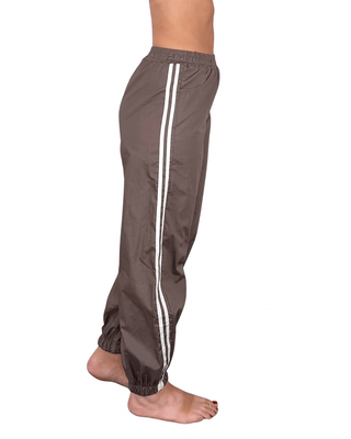 Habiti - Pantalone jogger con banda laterale - FANGO - PANTALONE - Habiti